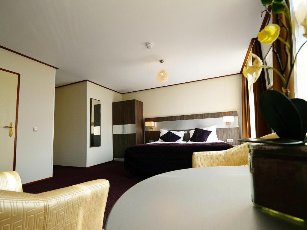 Hotel Faber Hoogezand Room photo